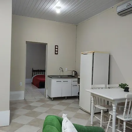 Espaco Basico E Funcional, Estacionamento Coberto, Sem Fogao, Zona Nobre Pelotas Exterior photo