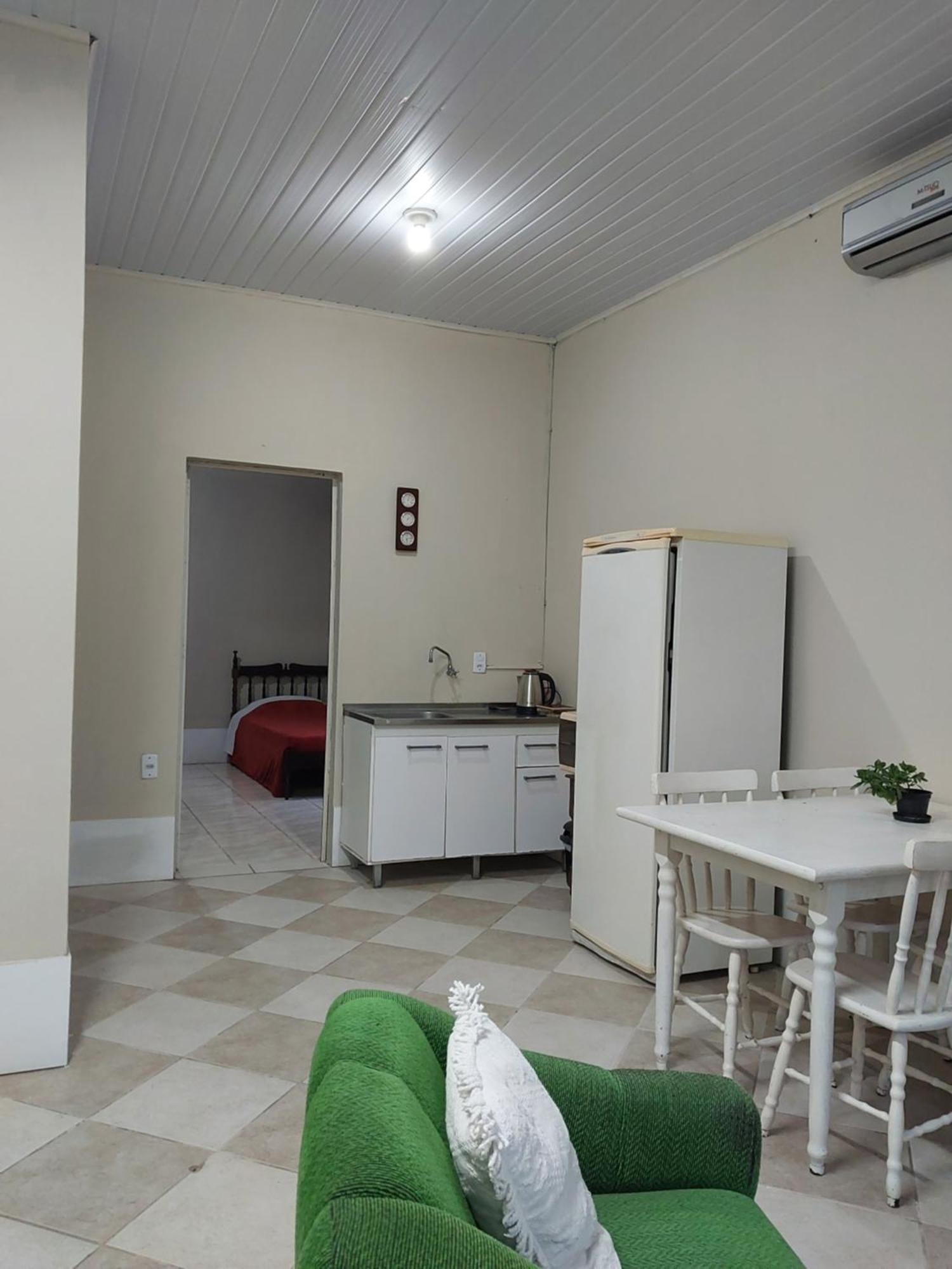 Casa de Férias Espaco Basico E Funcional, Estacionamento Coberto, Sem Fogao, Zona Nobre Pelotas