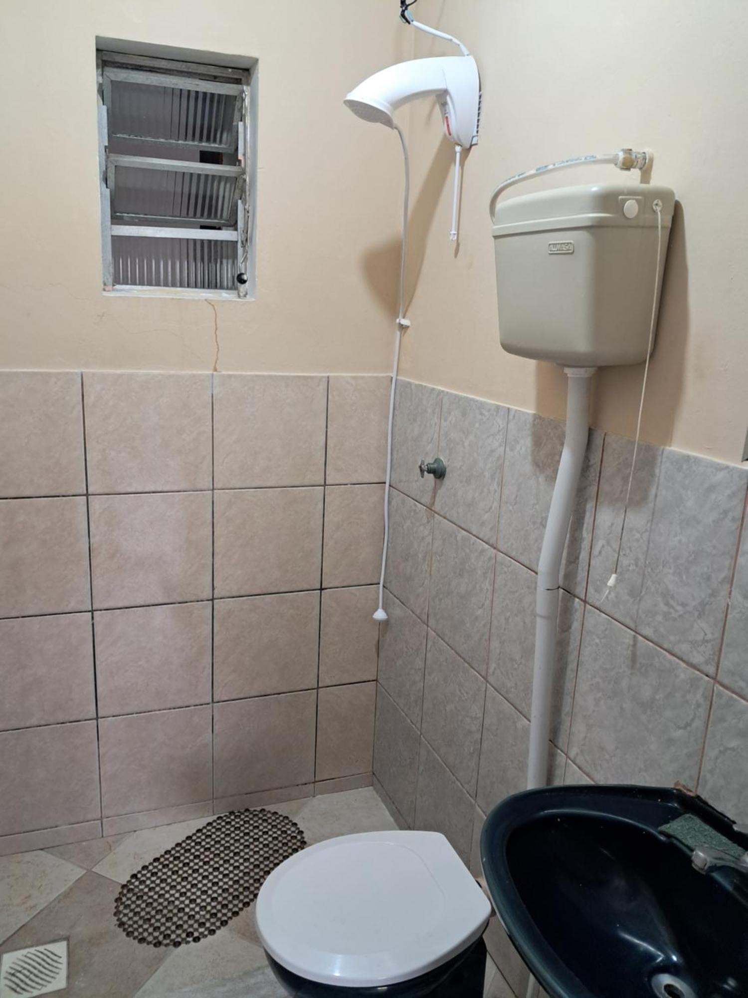 Casa de Férias Espaco Basico E Funcional, Estacionamento Coberto, Sem Fogao, Zona Nobre *